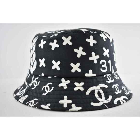Chanel 22P Black White Graffiti CC Silver Logo Sun Cloche Bucket Hat L Large - Picture 6 of 12